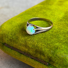 Load image into Gallery viewer, Turn of the Century 8k Gold Opal Ring