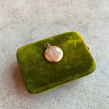 Load image into Gallery viewer, c. 1900s-1910s Gold Filled Locket