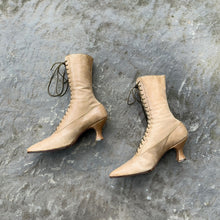 Load image into Gallery viewer, c. 1910s-1920s Tan Louis Heel Boots | Approx Sz 7.5-8