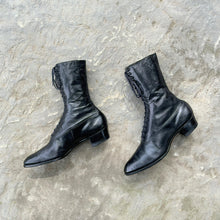 Load image into Gallery viewer, c. 1910s Black Lace Up Boots | Approx Sz 7