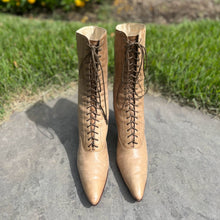 Load image into Gallery viewer, c. 1910s-1920s Tan Louis Heel Boots | Approx Sz 7.5-8