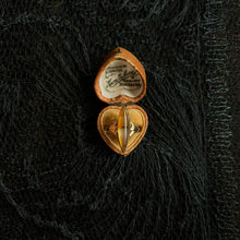 Load image into Gallery viewer, c. 1890s-1900s 14k Gold Banded Agate Ring