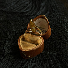 Load image into Gallery viewer, c. 1890s-1900s 14k Gold Banded Agate Ring
