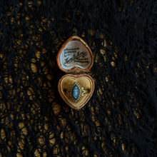 Load image into Gallery viewer, c. 1910s-1920s 14k Gold Green Agate Cameo Ring