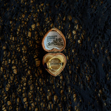 Load image into Gallery viewer, c. 1930s-1940s 14k Gold Amethyst Cabochon Ring
