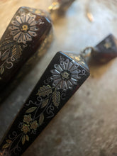 Load image into Gallery viewer, Victorian Piqué Earrings