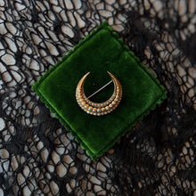 Load image into Gallery viewer, Victorian 15k Gold Pearl Crescent Moon Brooch