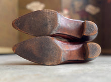 Load image into Gallery viewer, c. 1910s Brown Lace Up Boots | Approx Sz 9