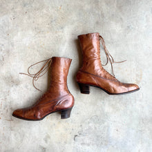 Load image into Gallery viewer, c. 1910s Brown Lace Up Boots | Approx Sz 9