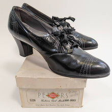 Load image into Gallery viewer, 1940s Oxfords in Original Box | Approx Size 8