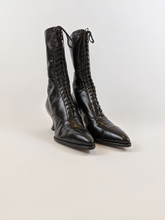 Load image into Gallery viewer, 1920s Black Lace Up Louis Heel Boots | Approx Sz 6.5-7