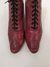 Load image into Gallery viewer, 1880s - 1890s Lace Up Shoes