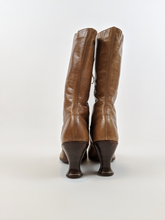 Load image into Gallery viewer, 1920s Tan Lace Up Louis Heel Boots | Approx Sz 5