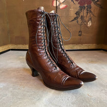Load image into Gallery viewer, c. 1910s Louis Heel Brown Boots | Approx Sz 7-7.5