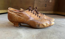 Load image into Gallery viewer, c. 1890s-1900s Brown Oxfords | Approx Sz 7
