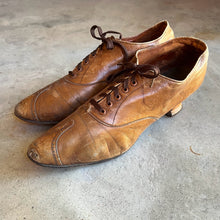 Load image into Gallery viewer, c. 1890s-1900s Brown Oxfords | Approx Sz 7