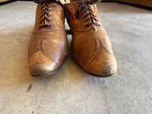 Load image into Gallery viewer, c. 1890s-1900s Brown Oxfords | Approx Sz 7