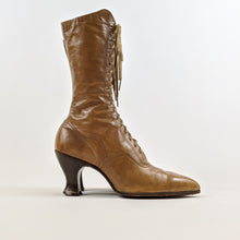 Load image into Gallery viewer, 1920s Tan Lace Up Louis Heel Boots | Approx Sz 5