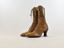 Load image into Gallery viewer, 1920s Tan Lace Up Louis Heel Boots | Approx Sz 5