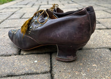 Load image into Gallery viewer, c. 1890s-1900s Beaded Oxfords