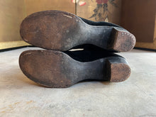 Load image into Gallery viewer, c. 1910s Black Velvet Side Button Boots | Approx Sz 7.5-8