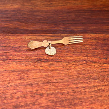 Load image into Gallery viewer, c. 1910s-1920s Fork + Shell Brooch