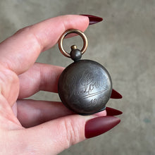 Load image into Gallery viewer, 1904 St. Louis Engraved Gunmetal Sovereign Case Fob