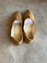 Load image into Gallery viewer, c. 1820s Moroccan Leather Shoes