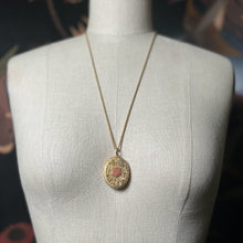 Load image into Gallery viewer, 18k Gold 19th c. Floral Locket