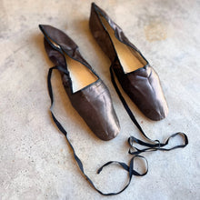 Load image into Gallery viewer, Early 19th c. Grey Silk Slippers