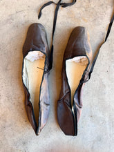 Load image into Gallery viewer, Early 19th c. Grey Silk Slippers