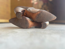 Load image into Gallery viewer, c. 1910s-1920s Lamé Pumps | Approx Sz 7