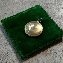 Load image into Gallery viewer, c. 1900s-1910s Gold Filled Spider Shamrock Locket