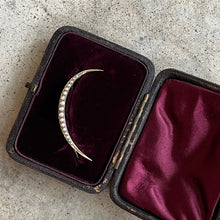 Load image into Gallery viewer, c. 1900s 15k Gold Crescent Moon Brooch in Box