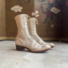 Load image into Gallery viewer, c. 1910s Cream Lace Up Boots | Approx Sz 6