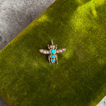 Load image into Gallery viewer, Late 19th c. 14k Gold Fly Pendant