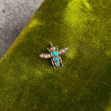 Load image into Gallery viewer, Late 19th c. 14k Gold Fly Pendant