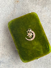 Load image into Gallery viewer, c. 1900s-1910s 10k Gold Crescent Moon Pedant