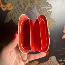Load image into Gallery viewer, Turn of the Century Shell Purse