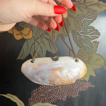 Load image into Gallery viewer, Turn of the Century Shell Purse