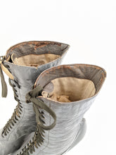 Load image into Gallery viewer, 1920s Grey Lace Up Louis Heel Boots | Approx Size 7