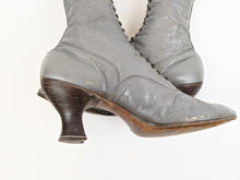 Load image into Gallery viewer, 1920s Grey Lace Up Louis Heel Boots | Approx Size 7