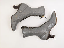 Load image into Gallery viewer, 1920s Grey Lace Up Louis Heel Boots | Approx Size 7