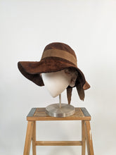 Load image into Gallery viewer, 1910s Beaver Hat