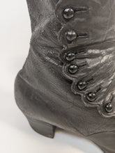 Load image into Gallery viewer, 1890s "Sorosis" Side Button Boots | Approx Sz 8-8.5