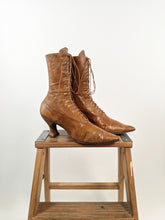 Load image into Gallery viewer, 1910s Tan Lace Up Boots | Sz 8-8.5