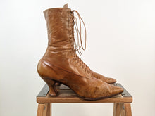 Load image into Gallery viewer, 1910s Tan Lace Up Boots | Sz 8-8.5