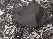Load image into Gallery viewer, 1890s-1900s Black Lace Collar