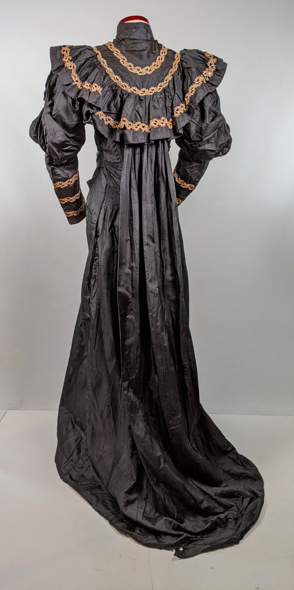 1890s black dress Vintage 1890s Victorian Black Mourning Day Dress antique cotton funeral