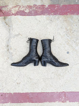 Load image into Gallery viewer, 1910s-1920s Black Lace Up Boots | Approx Sz 7.5-8